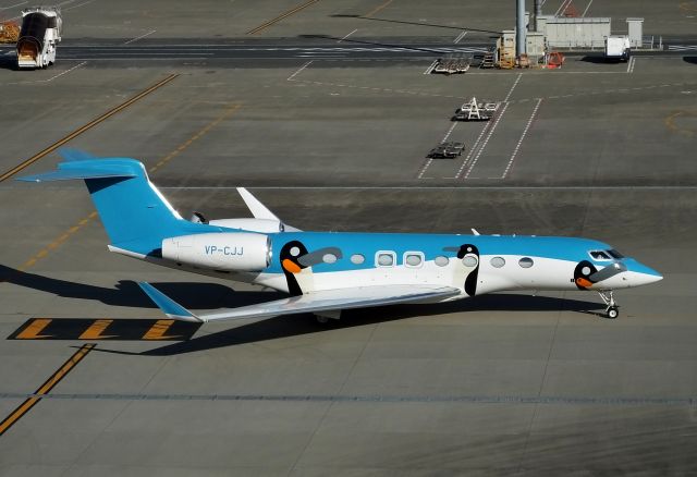 Gulfstream Aerospace Gulfstream G650 (VP-CJJ) - Superb Fly Ltd Hong Kongbr /Taxing at HND (2017/12/20)