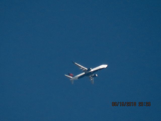 Boeing 737-800 (N3744F)