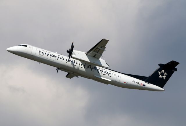 de Havilland Dash 8-400 (OE-LGO)