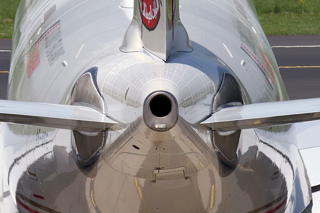 Airbus A330-300 (A6-AFE)