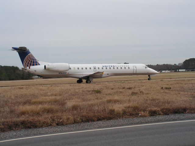 Embraer ERJ-145 (N16559)