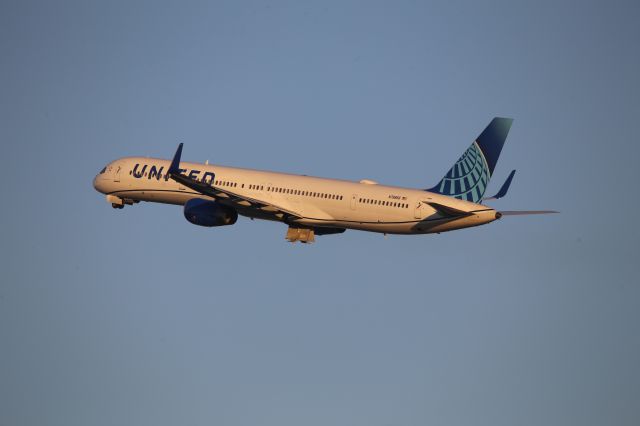 BOEING 757-300 (N78866)