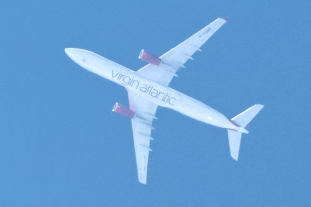 Airbus A330-300 (G-UGBR) - G-UGBR Airbus A-330-343-E Virgin Atlantic VS109 De Manchester MAN. vers Atlanta ALT Altitude 11582 Mètres Vitesse 800 Km/H Survolant la ville de Lavaltrie QC. le 21-07-2024 à 13:41.
