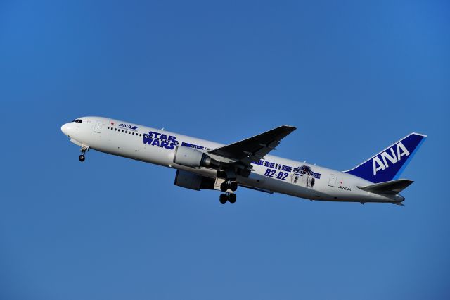 BOEING 767-300 (JA604A)