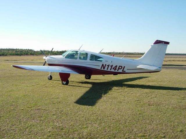 Beechcraft Bonanza (33) (N114PL)
