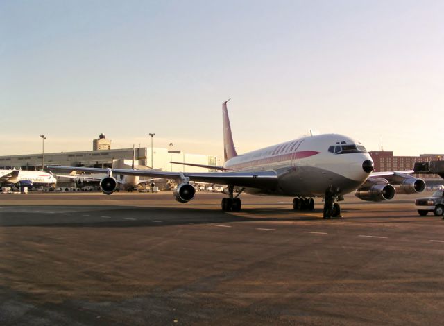 Boeing 707-100 (N707JT) - Feb/2013