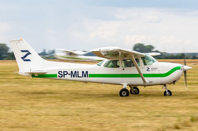 Cessna Skyhawk (SP-MLM)