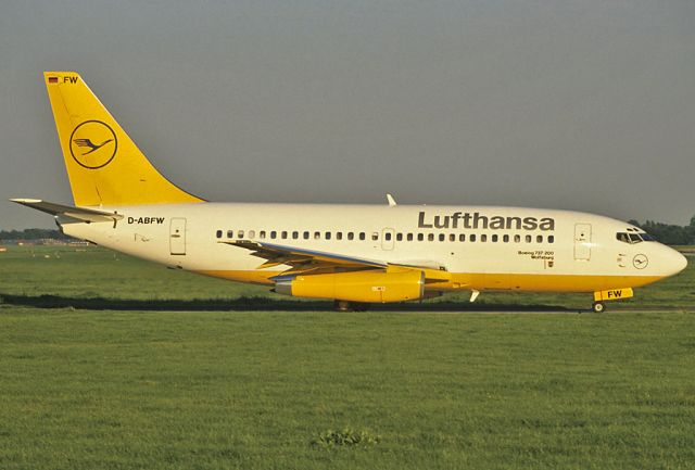 D-ABFW — - In test-colours - holding on Runway 09 at Bremen Airport - 1988-09-08.