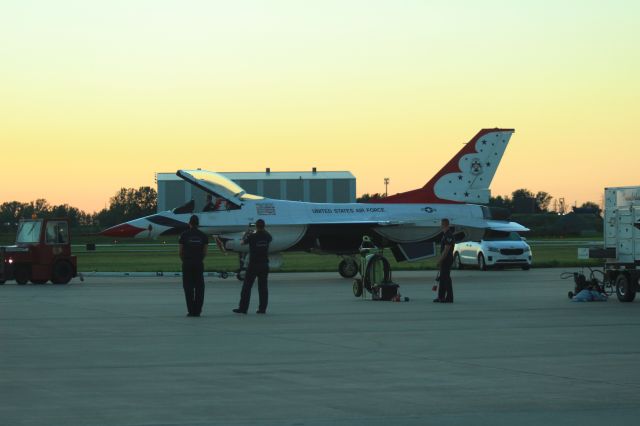 Lockheed F-16 Fighting Falcon — - Work on Thunderbird 1 finally done! Ready for Sundays show at the Chicago Air an Water Show.