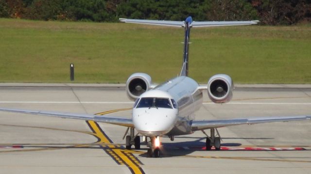 Embraer ERJ-145 (N16183)