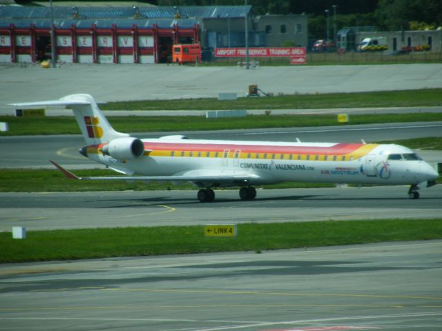 Canadair Regional Jet CRJ-900 (EC-JTS) - EC-JTS CRJ 9000 ARR EIDW   23-07-2011 AS ANE 8058