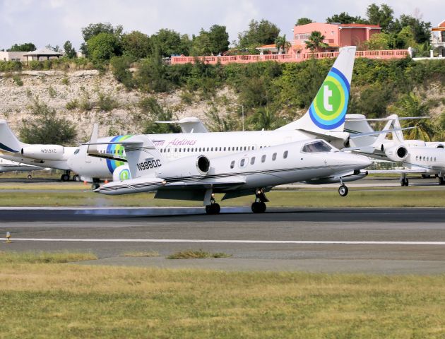 Learjet 35 (N988QC)