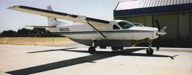 Cessna Caravan (N9529G) - Kevin Mullenger piloted this C208B Caravan, based in Bakersfield, California for Union Flights Cargo.