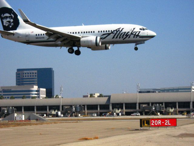 Boeing 737-700 (N622AS) - Landing on newly designated RWY 20R