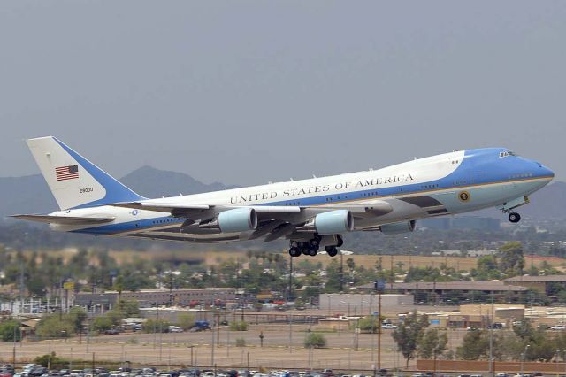 92-9000 — - President Obama departs from Sky Harbor on VC-25A 92-9000 on Tuesday, August 6, 2013.  The sun came out just in time for the take-off.