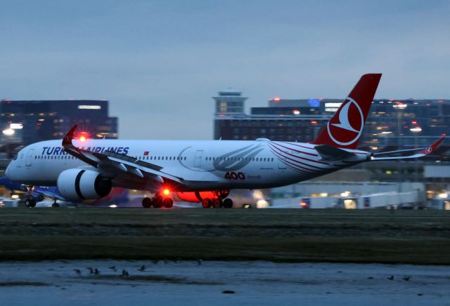 Airbus A350-900 (TC-LGH)