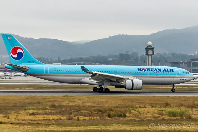 Airbus A330-300 (HL8211) - Korean Air - Airbus A330-223br /Registration: HL8211br /br /Los Angeles (LAX) / São Paulo (GRU)br /br /Foto tirada em: 25/06/2016br /Fotografia: Marcelo Luiz