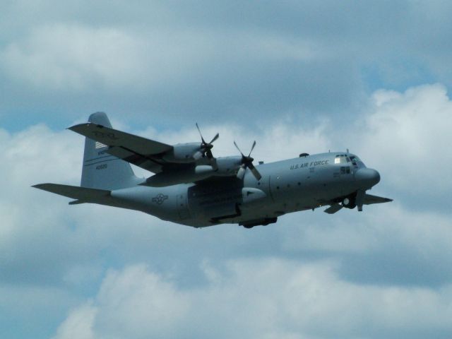 Lockheed C-130 Hercules (64-0520) - SCANG "Mace 9 9"