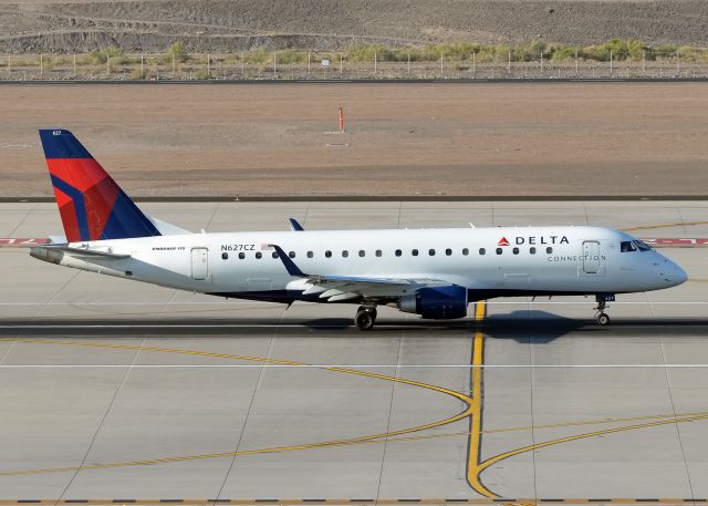 Embraer 170/175 (N627CZ)