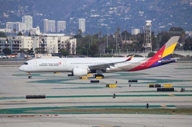 Airbus A350-900 (HL8359)