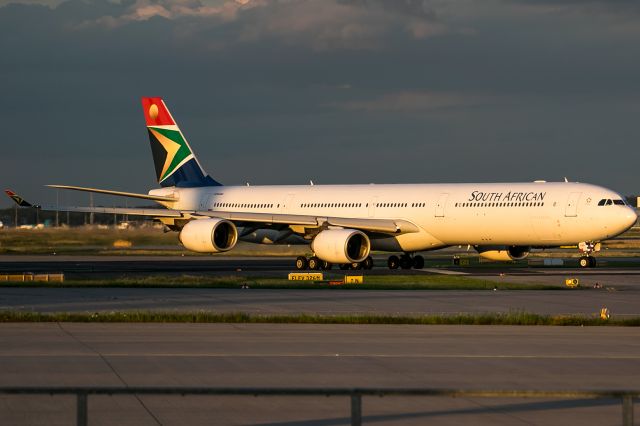 Airbus A340-600 (ZS-SNG) - evening sun 