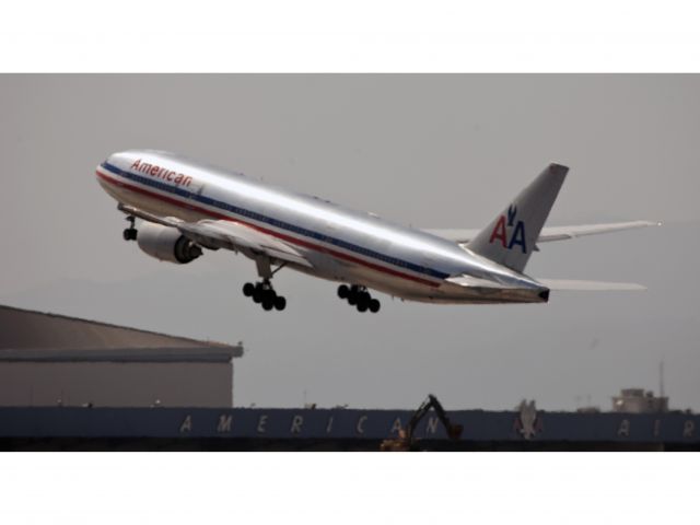 Boeing 777-200 (N790AN)
