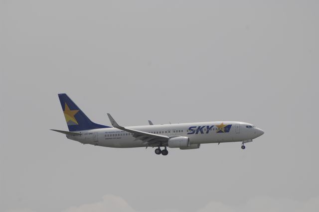 Boeing 737-800 (JA73NE) - Final Approach to Haneda Intl Airport R/W22 on 2011/7/5