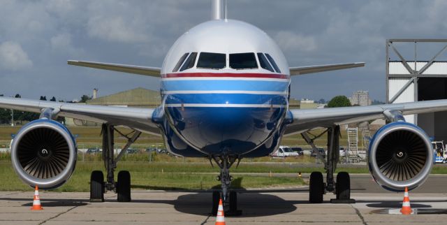 Airbus A319 (N3618F)