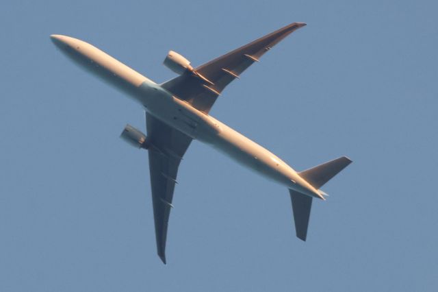 Boeing 777-200 (C-FIVR) - C-FIVR Boeing B-777-333-ER Air Canada AC892 De Montreaal YUL vers Rome FCO Altitude 4154 Mètres Vitesse770 Km/H Survolant le fleuve St-Laurent QC. à Lavaltrie Le 23-07-2024 à 20:09.
