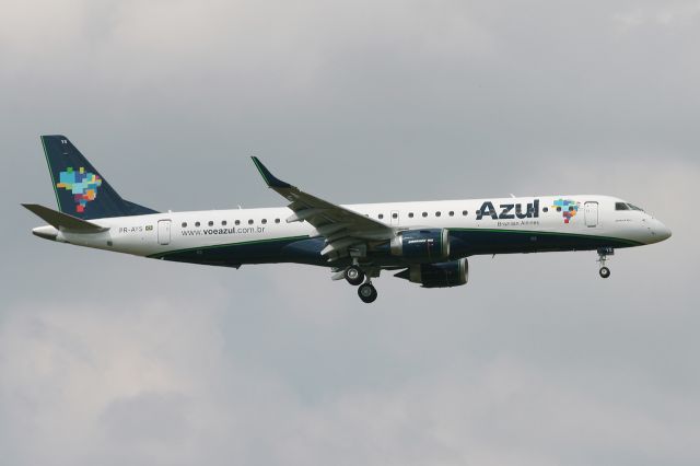 EMBRAER 195 (PR-AYS) - Jambock Azul