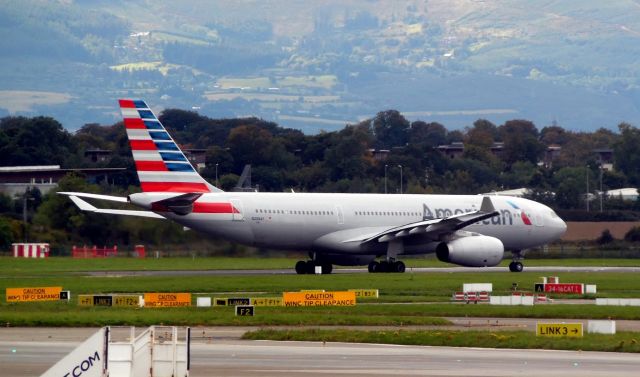 Airbus A330-200 (N288AY)