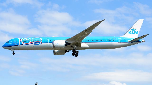 BOEING 787-10 Dreamliner (PH-BKA)