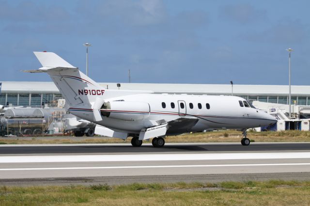 Hawker 800 (N910CF)