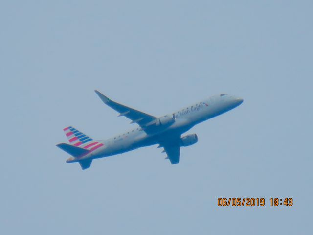 Embraer 170/175 (N256NN)