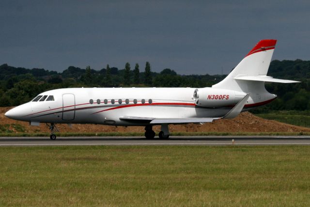 Dassault Falcon 2000 (N300FS) - Departing rwy 26 on 7-Jul-16 heading for KPWM.