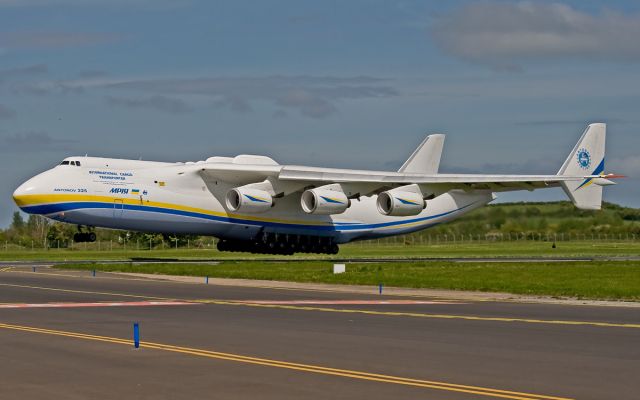 Antonov An-225 Mriya (UR-82060) - adb-2918 an-225 mriya ur-82060 about to touchdown at shannon from bangor.21/5/13.