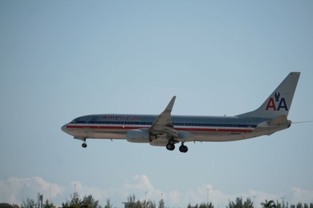 Boeing 737-800 (N845NN)