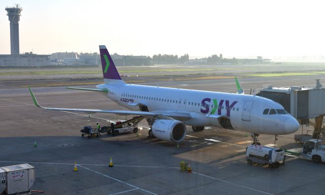 Airbus A320 (CC-AZJ) - Sky Airline Airbus A320-251N CC-AZJ in Santiago 