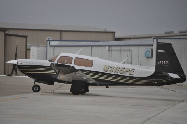 Mooney M-20 Turbo (N305PE)