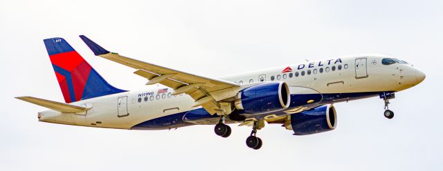 Airbus A220-100 (N111NG)