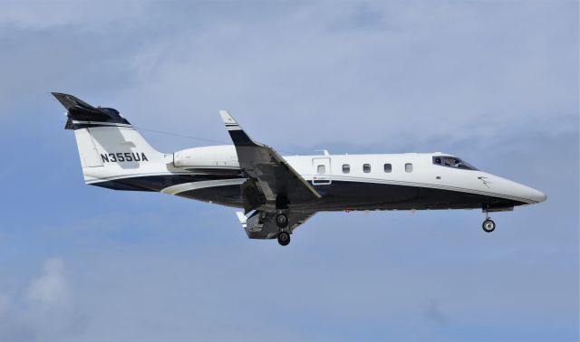 Learjet 55 (N355UA)