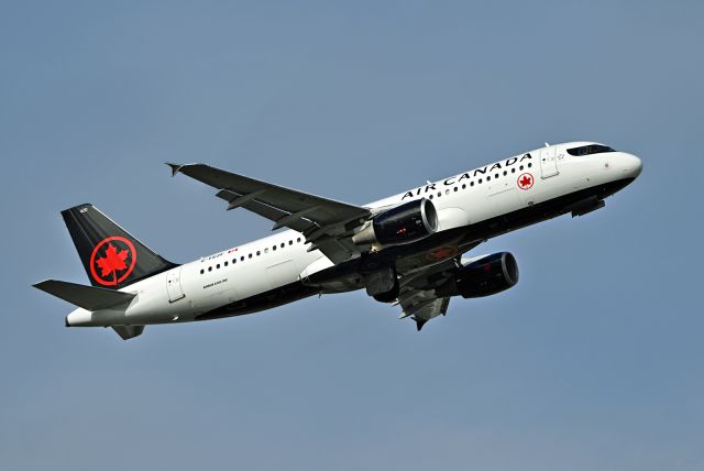 Airbus A320 (C-FCZF)