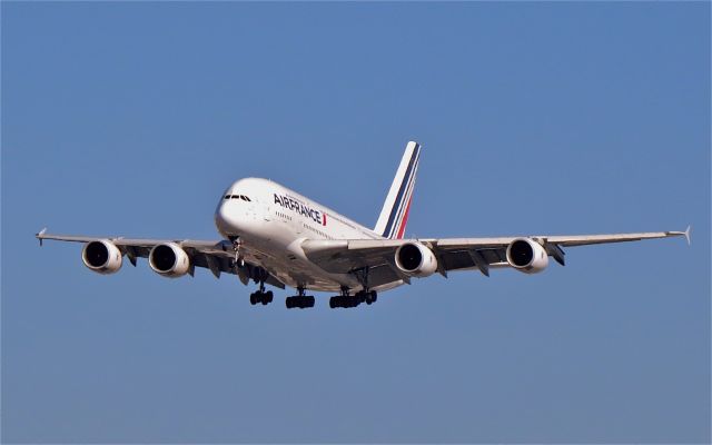 Airbus A380-800 (F-HPJC) - a rel=nofollow href=http://flightaware.com/live/flight/FHPJC/history/20141109/0930Z/LFPG/KLAXhttps://flightaware.com/live/flight/FHPJC/history/20141109/0930Z/LFPG/KLAX/a