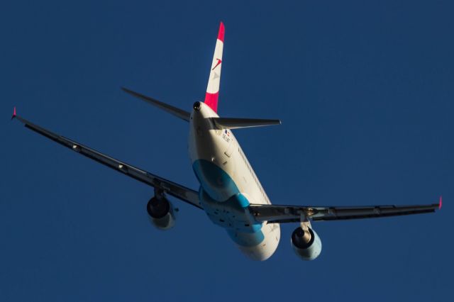 Airbus A320 (OE-LBT)