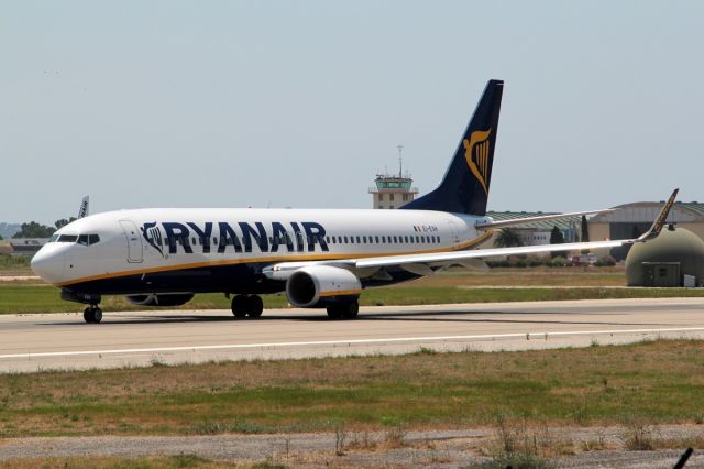 Boeing 737-800 (EI-EVH)