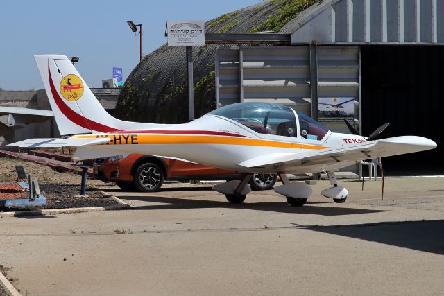 4X-HYE — - 08/05/2020 : A visit to Rishon-Le'Zion airstrip, a Fly-Synthetic ultralight plane belong to the "Yaelim-Association" which is a non-profit organization established by former IAF pilots in 1998, to promote and provide scholarships to children and youth at-risk, in collaboration with "I-fly", Flight School in Rishon Le-Zion. 