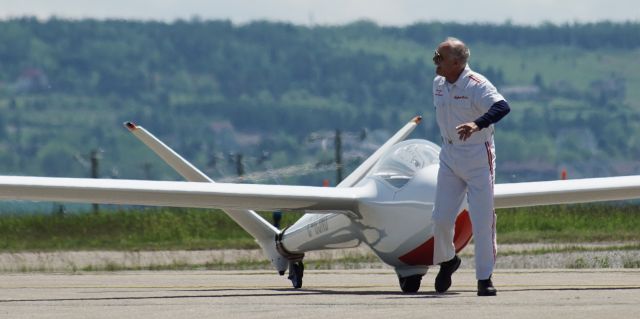 C-GJND — - Returning glider with pilot and owner Radius Manfred at Rimouskis Airshow June 13th 2015 (Québec, CANADA).