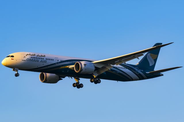 Boeing 787-9 Dreamliner (A4O-SD) - early morning