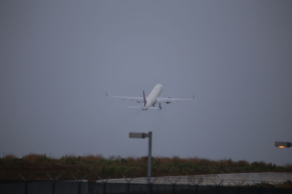 Boeing 757-200 (N537US)