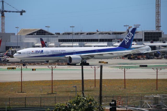 BOEING 777-300ER (JA736A)